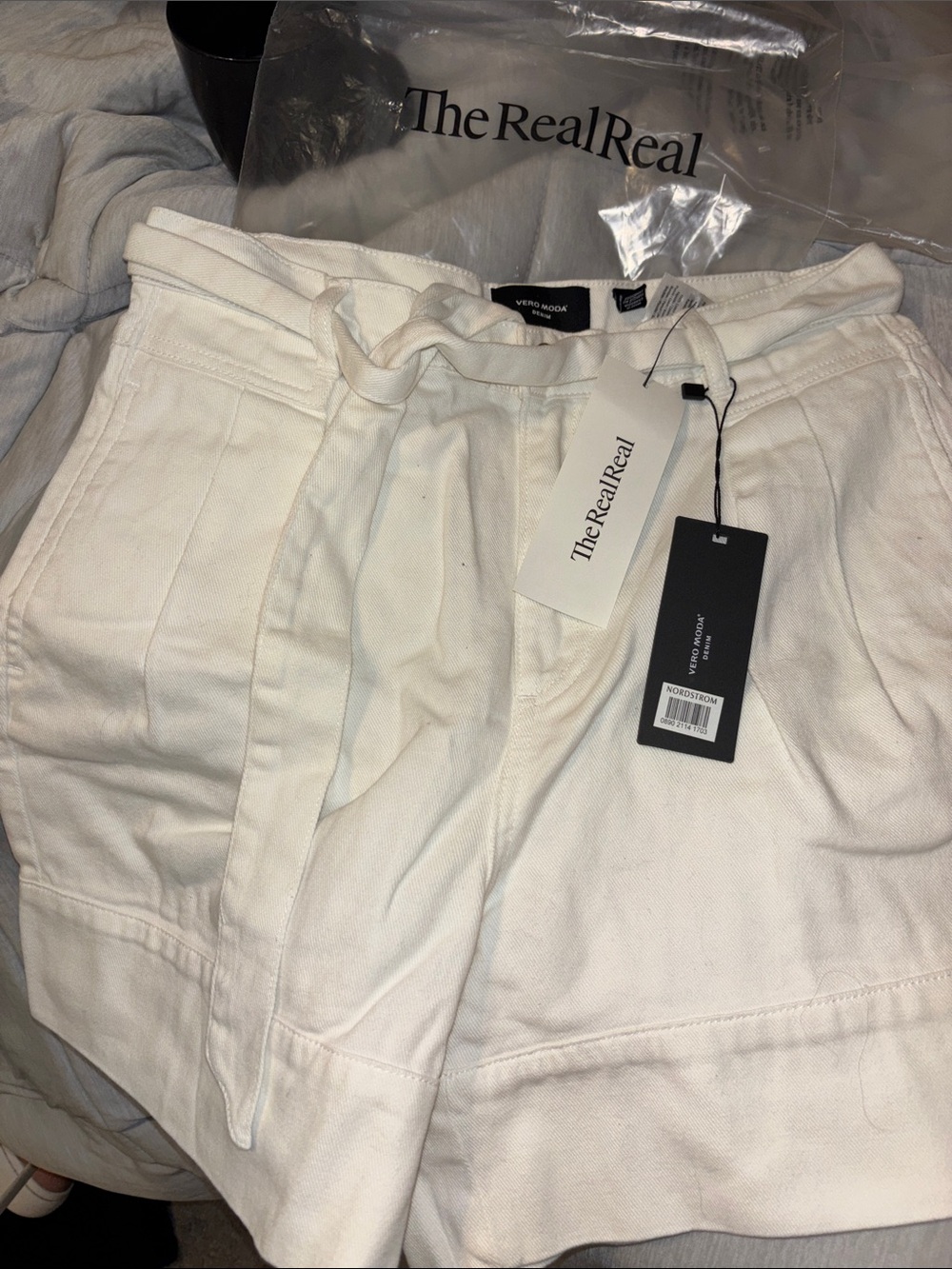Vera Moda HR Belt Linen Shorts Snow White Button & waist Tie The Real real NWT M - Picture 2 of 6